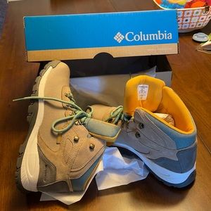 Columbia Women’s Newton Ridge Hiking Boot